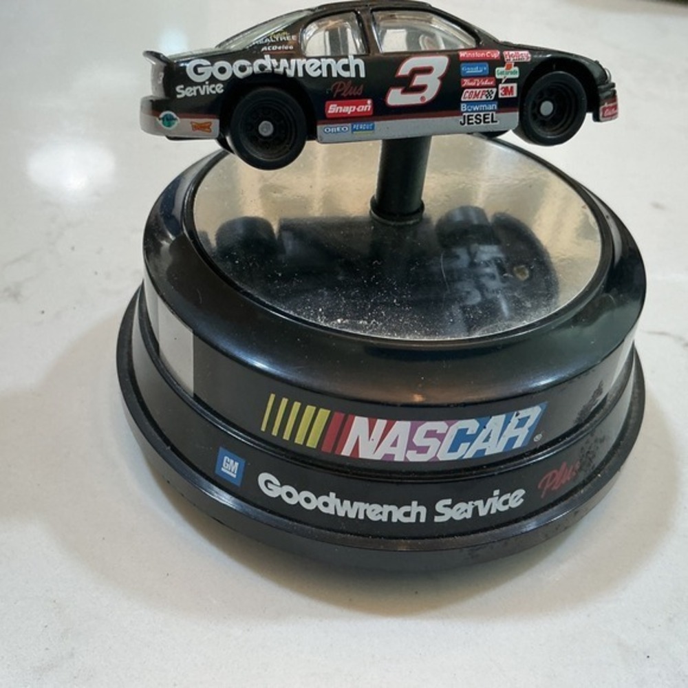 Dale Earnhardt #3‎ Goodwrench NASCAR Musical Car Figurine
